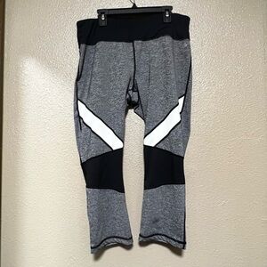 Nicole Miller 3/4 Activewear Yoga Leggings Workout Gym Running Colorblock